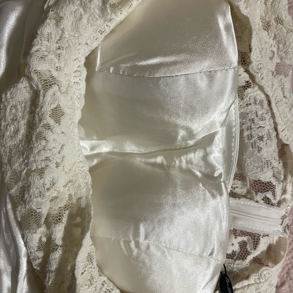 NWT…Ever Pretty Wedding Gown - Picture 4 of 6